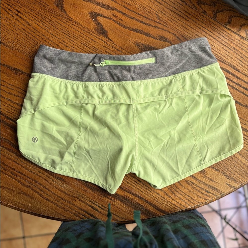 Lululemon speed ups size 6
